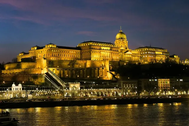 Dachschindeln in Budapest